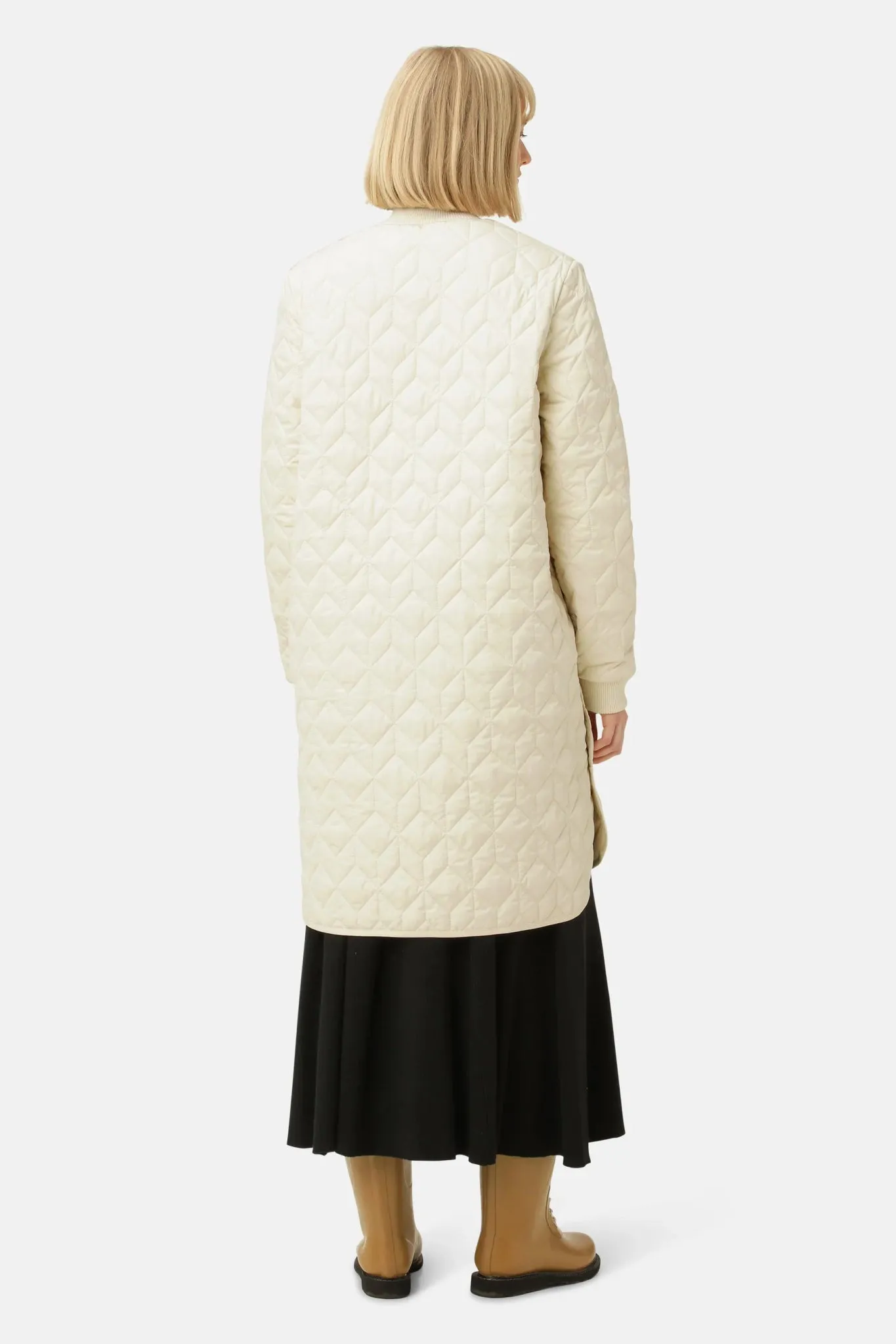 ART 06 Long Quilted Coat | Sand