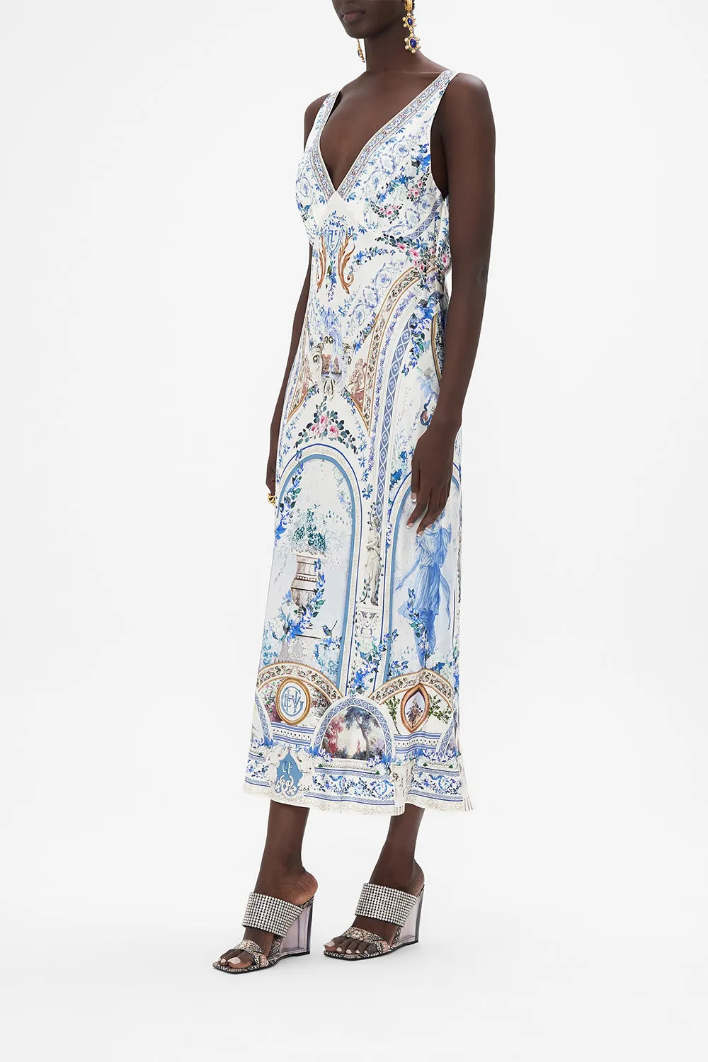 V-NECK SLIP DRESS SEASON OF THE SIREN