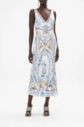 V-NECK SLIP DRESS SEASON OF THE SIREN